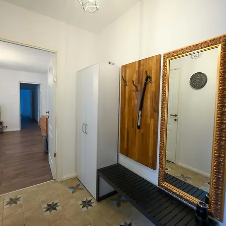 Joy Pavel Rotariu 19 アパート *