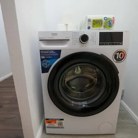 アパート Joy Pavel Rotariu 19 ティミショアラ